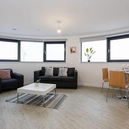 מנצ'סטר Stunning 2 Bed Apartment In Salford Amazing Views מראה חיצוני תמונה