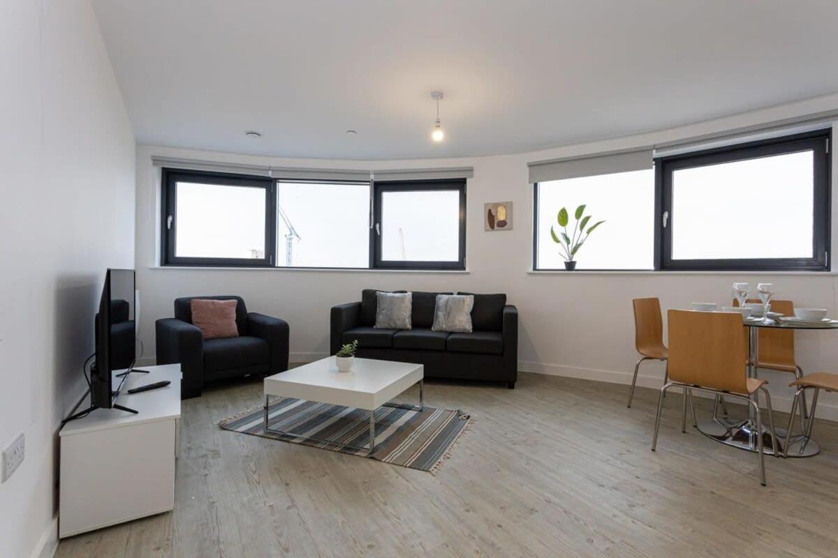 מנצ'סטר Stunning 2 Bed Apartment In Salford Amazing Views מראה חיצוני תמונה