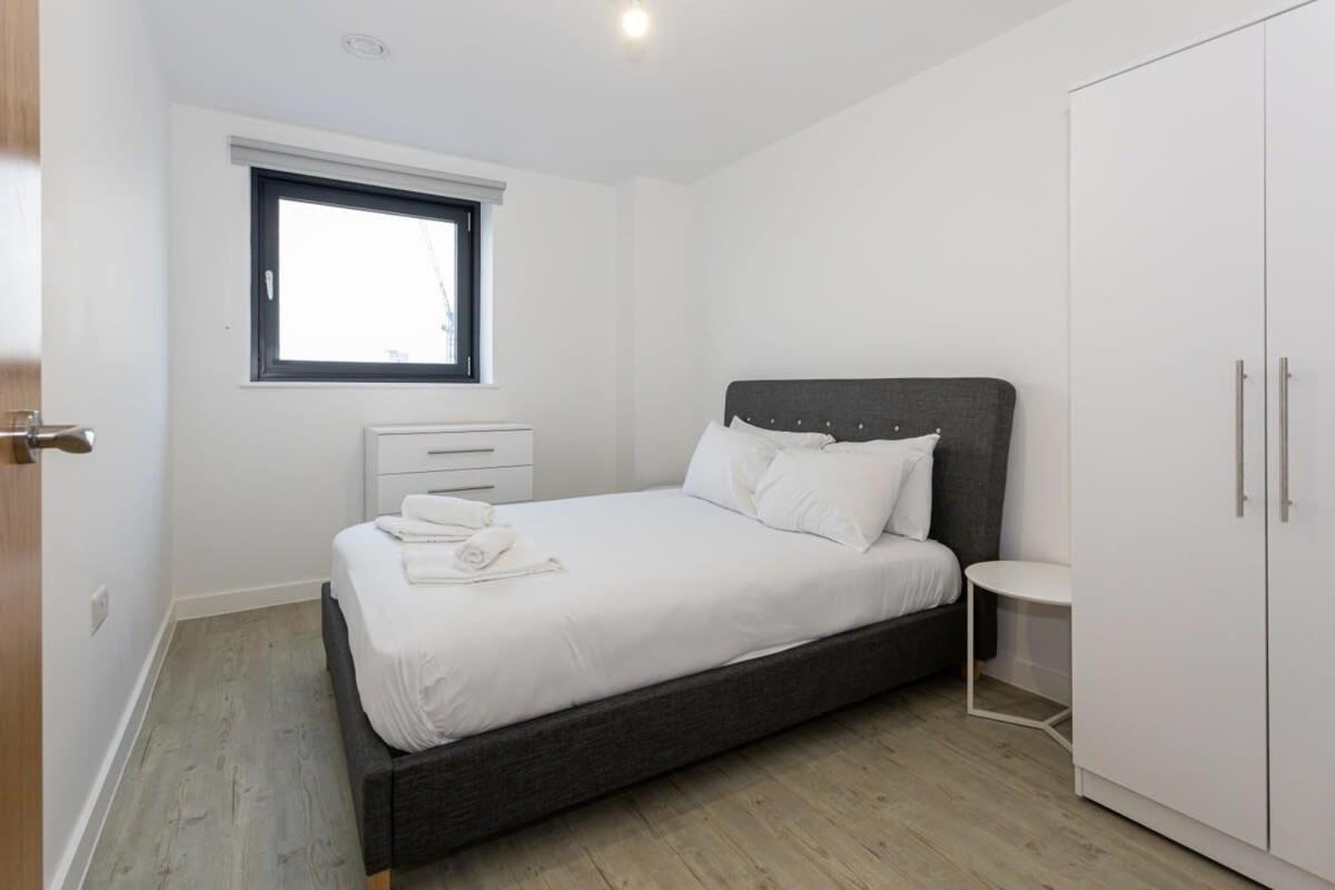 מנצ'סטר Stunning 2 Bed Apartment In Salford Amazing Views מראה חיצוני תמונה