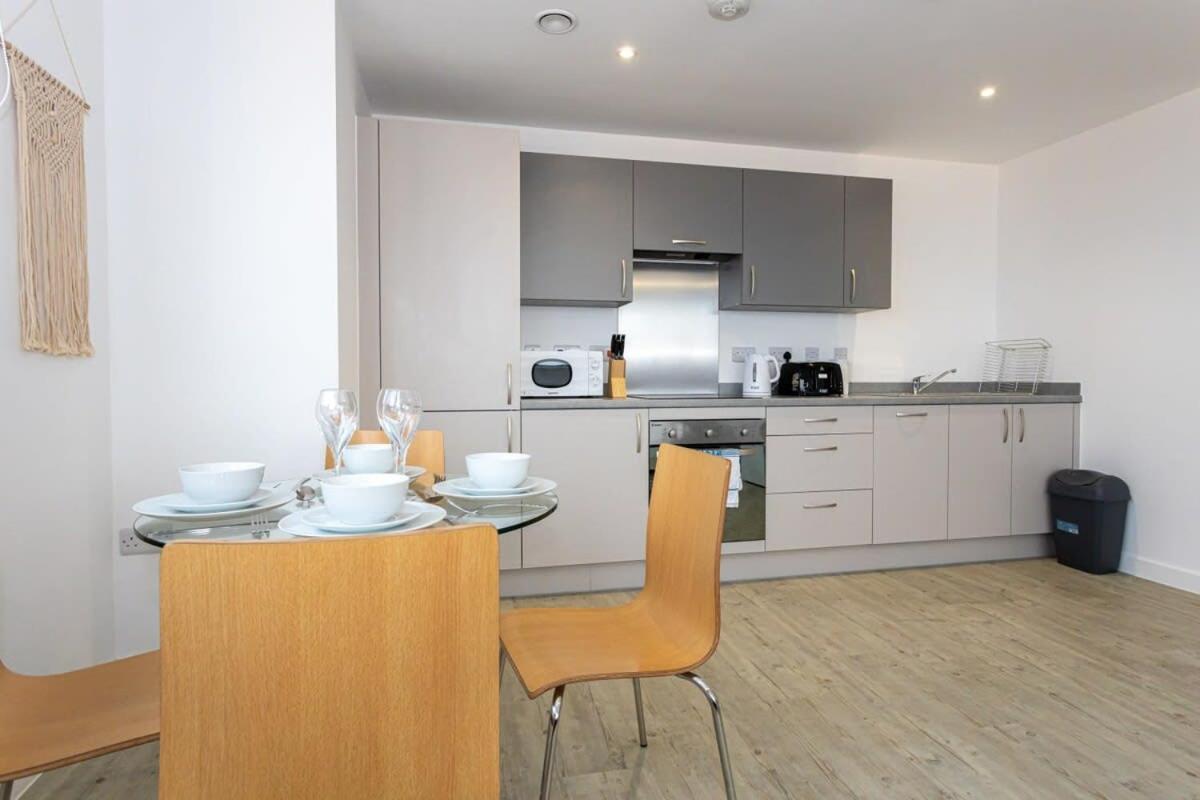 מנצ'סטר Stunning 2 Bed Apartment In Salford Amazing Views מראה חיצוני תמונה
