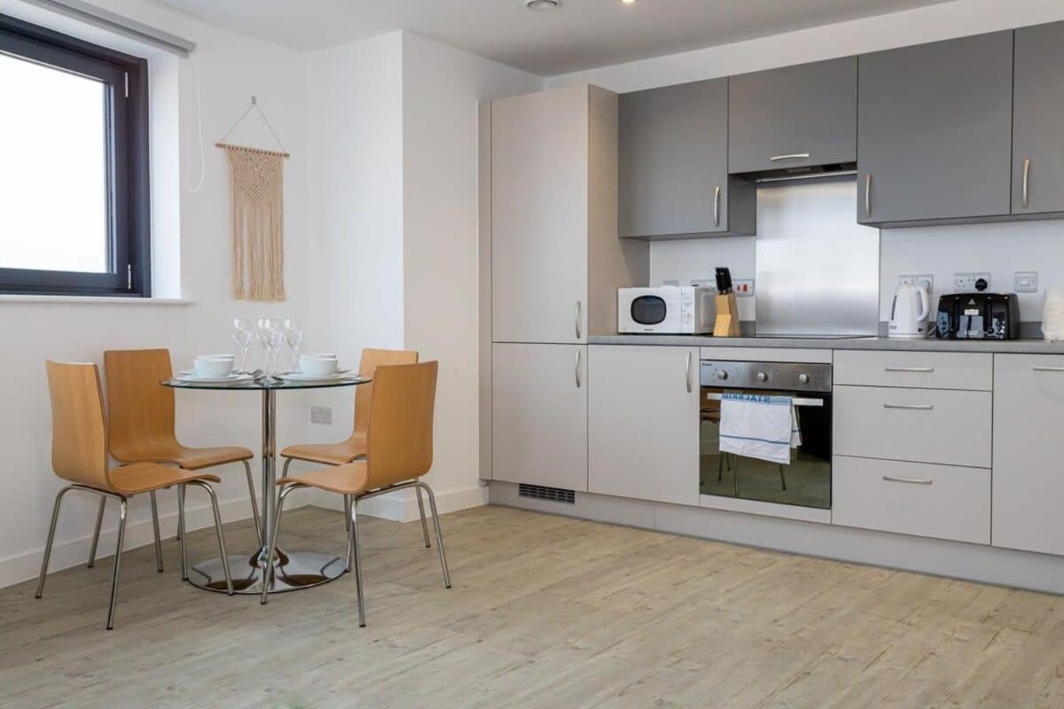 מנצ'סטר Stunning 2 Bed Apartment In Salford Amazing Views מראה חיצוני תמונה