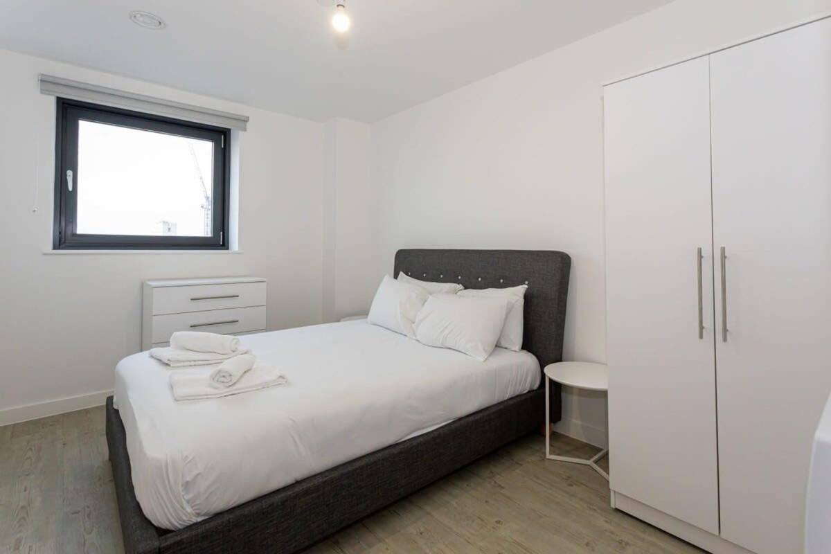 מנצ'סטר Stunning 2 Bed Apartment In Salford Amazing Views מראה חיצוני תמונה