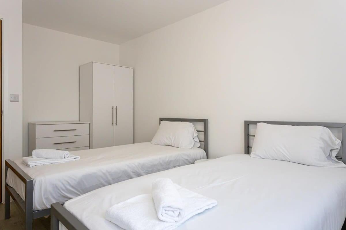 מנצ'סטר Stunning 2 Bed Apartment In Salford Amazing Views מראה חיצוני תמונה