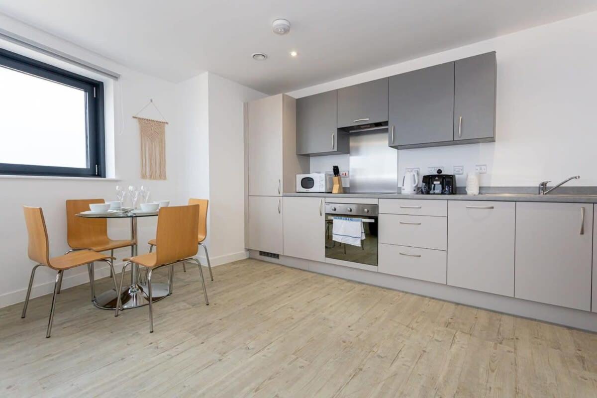 מנצ'סטר Stunning 2 Bed Apartment In Salford Amazing Views מראה חיצוני תמונה